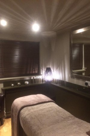 BEAUTY ROOMS TO RENT IN BRIGHTON AT BEACH HAIR AND BEAUTY SALON